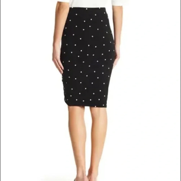 14th & Union Ruched Front Midi Skirt - Picture 2 of 7